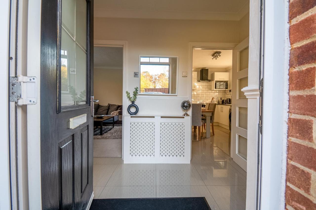 Ashbourne House - Close To Central ووكينغ المظهر الخارجي الصورة